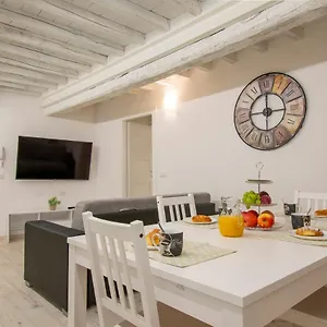 https://altido-fabulous-2-br-flat-in-the-centre-of-siena.it-tuscanyhotel.com